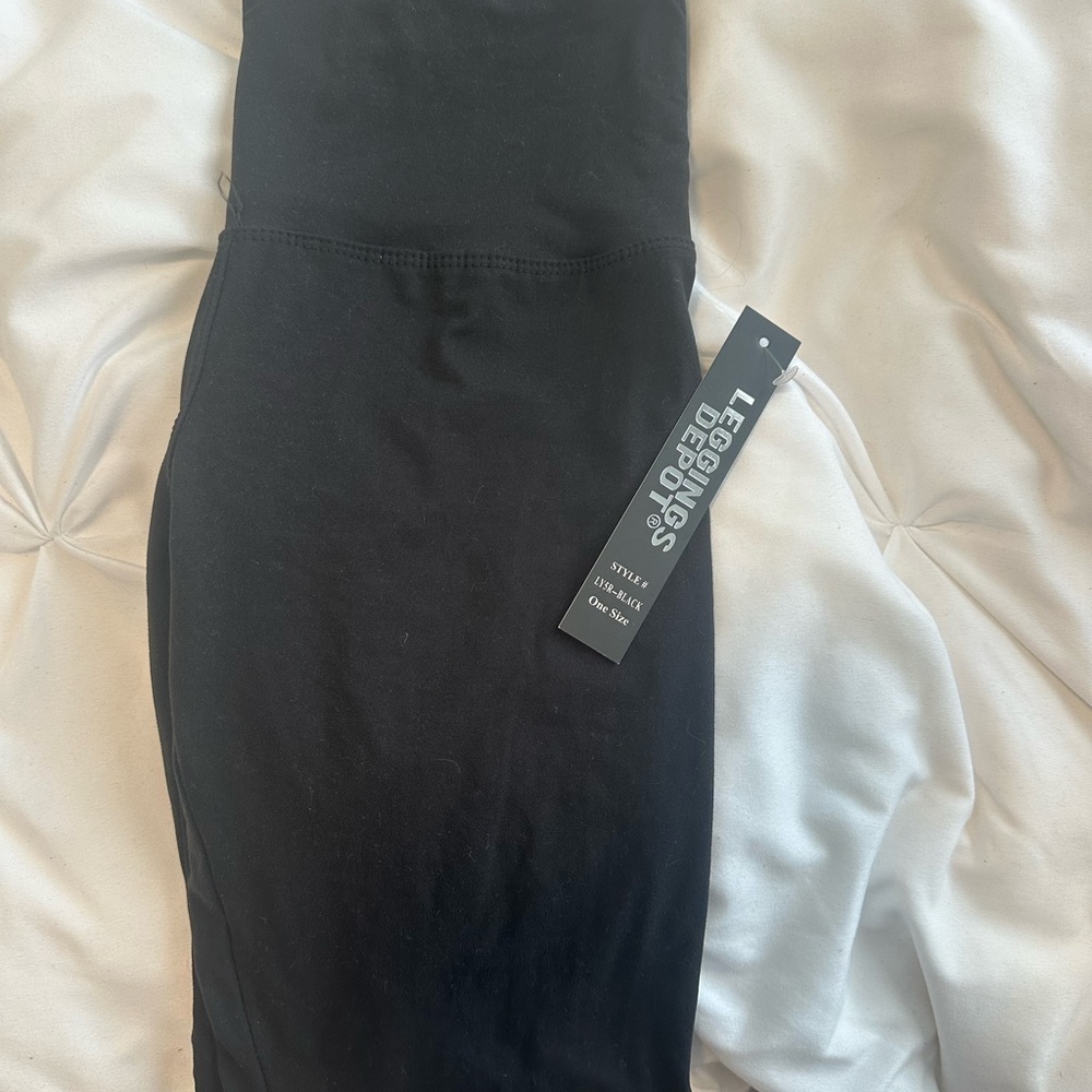 Black leggings- never worn